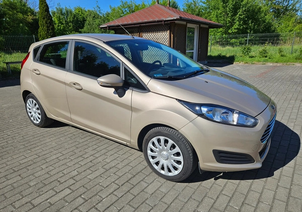 Ford Fiesta cena 35000 przebieg: 45194, rok produkcji 2016 z Koszalin małe 106